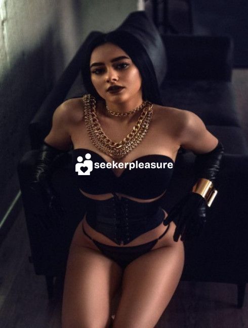 😈 Wild Party Girl – Open to Threesomes & More